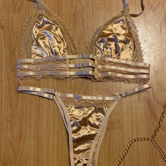 Light Brown / Golden Lingerie Set w/Gold Chain accent - Picture 4 of 7